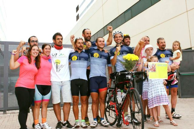 El proyecto ´En bicicleta contra el cáncer´ estará presente en Águilas en la Copa del Rey y la Reina y el Campeonato de España de Triatlón por Relevos - 1, Foto 1