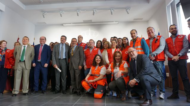 La Delegación del Gobierno distingue a Cruz Roja Española Región de Murcia y al Inspector Jefe de la Policía Local de Murcia con las Medallas al Mérito de la Protección Civil - 1, Foto 1