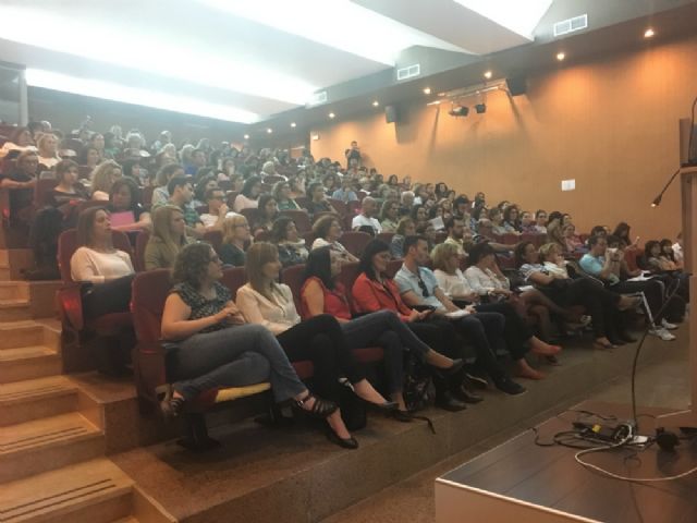 170 profesionales, familiares y afectados se reunen en Murcia para abordar el reto de la atención en salud mental infanto juvenil - 4, Foto 4