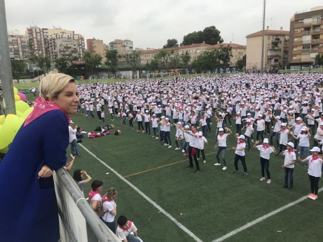 3.000 alumnos y 112 profesores de 90 centros participan en el VII Encuentro Regional de Danzas del Mundo - 1, Foto 1