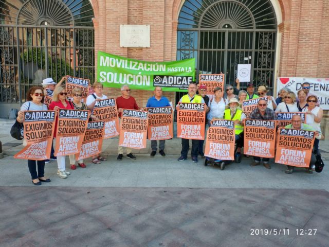 Adicae Murcia se concentra para llevar a España ante el Tribunal de Estraburgo por los casos Fórum-Afinsa-Arte y Naturaleza - 2, Foto 2