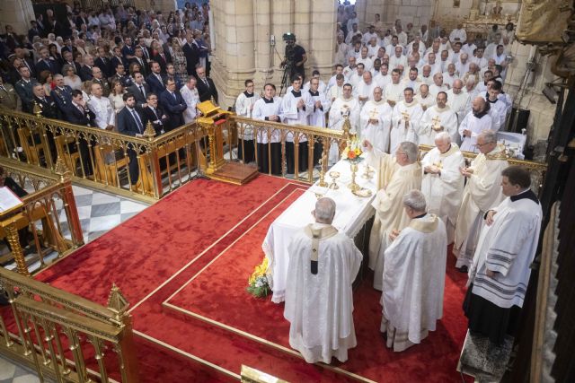 El presidente López Miras asiste al acto de ordenación episcopal del obispo auxiliar de la Diócesis de Cartagena - 2, Foto 2