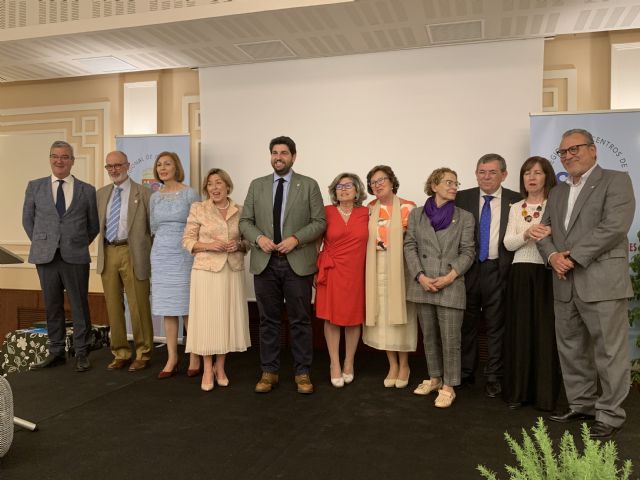 El presidente López Miras asiste al acto de entrega de distinciones de la Confederación Española de Centros de Enseñanza - 1, Foto 1