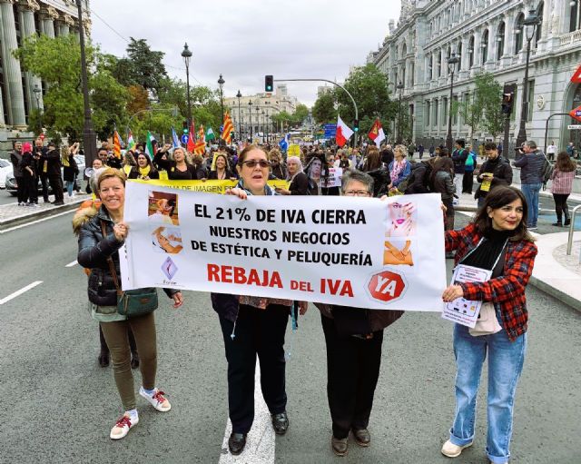 Peluquerías y salones de estética de la Región de Murcia se movilizarán en la calle el próximo lunes al grito de AHORA VOTAMOS NOSOTROS - 1, Foto 1