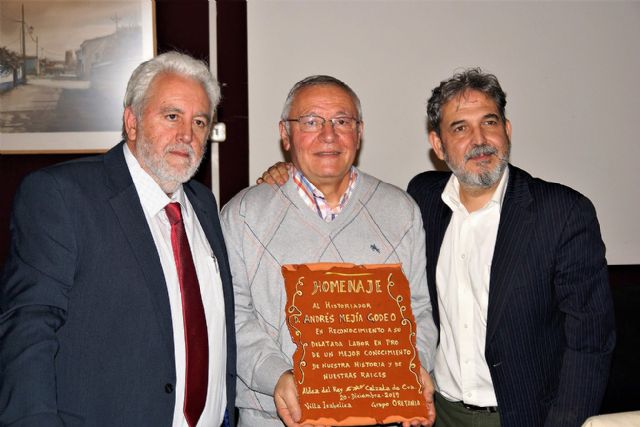 Andrés Mejia Godeo firmará ejemplares de su extensa obra y dará a conocer su nuevo trabajo en la Feria del Libro de Puertollano - 2, Foto 2