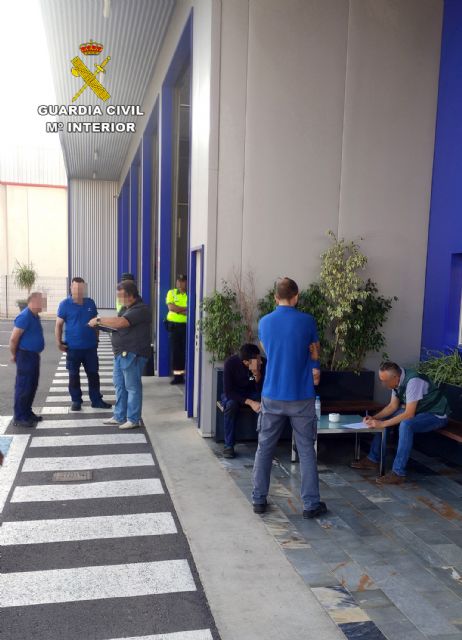 17 detenidos en Murcia por pasar inspecciones técnicas a vehículos con deficiencias - 2, Foto 2