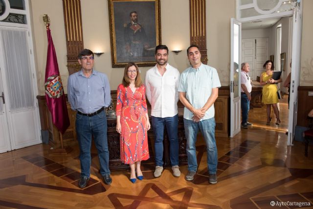 Dos auxiliares de Informática toman posesión como funcionarios de carrera en el Ayuntamiento - 1, Foto 1