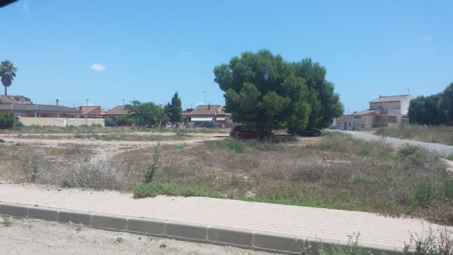 MC promueve en Pozo Estrecho la limpieza de solares y mejoras en zonas verdes y vía pública - 2, Foto 2