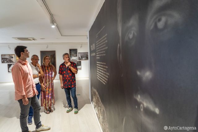 Joan Fontcuberta muestra cómo el paso del tiempo altera las fotografías en La Mar de Músicas de Cartagena - 1, Foto 1