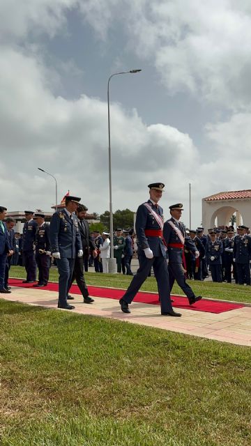 El alcalde de Torre Pacheco asiste a la entrega dedespachos en la AGA - 1, Foto 1