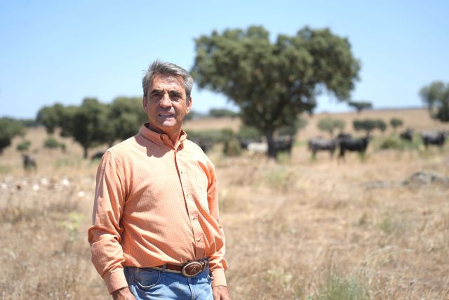 Victorino Martín, presidente de la Fundación Toro de Lidia, recogerá el 'Castillete de Oro' del Cante de las Minas - 1, Foto 1