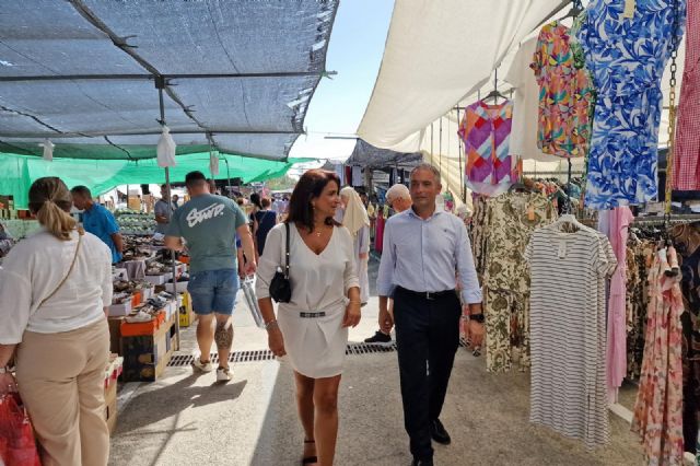 El Recinto Ferial del Huerto de la Rueda se adecúa para mitigar las altas temperaturas a vendedores y compradores del Mercado de los jueves - 1, Foto 1