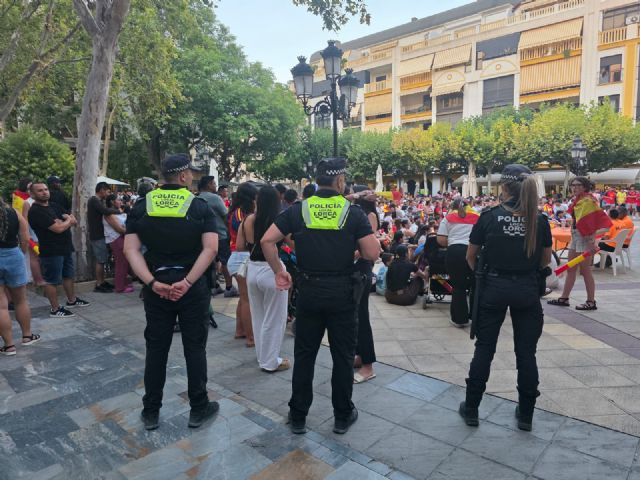 La Policía Local de Lorca refuerza la vigilancia en el casco urbano, pedanías y litoral con más de un centenar de controles y diez detenidos en la última semana La Policía Local de Lorca refuerza la vigilancia en el casco urbano, pedanías y litoral con más de un centenar de controles y diez detenidos en la última semana
