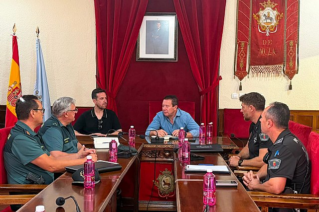 Guardia Civil y Policía Local refuerzan la coordinación para mejorar la seguridad en el municipio de Mula Guardia Civil y Policía Local refuerzan la coordinación para mejorar la seguridad en el municipio de Mula