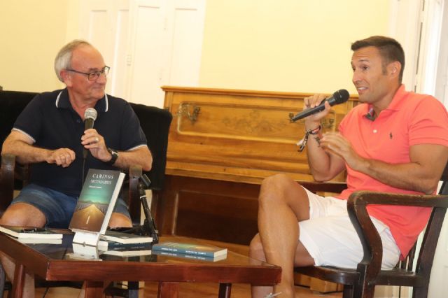 Rubén López presenta en Águilas Caminos secundarios - 1, Foto 1