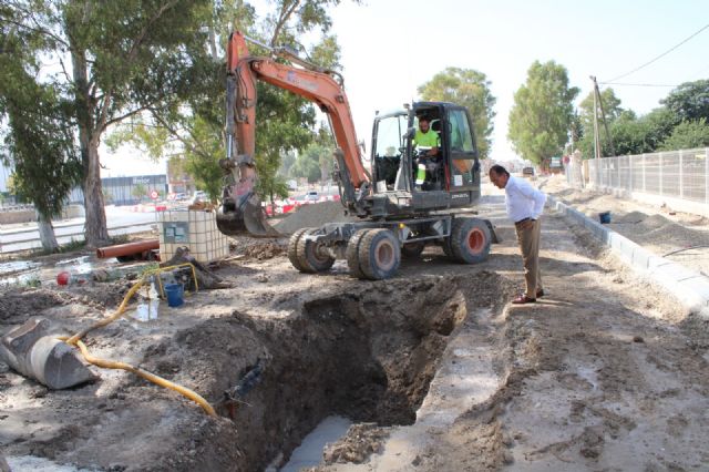 El suministro de agua potable se recupera casi en su totalidad en la Avenida de Santa Clara mientras se repara la avería - 2, Foto 2