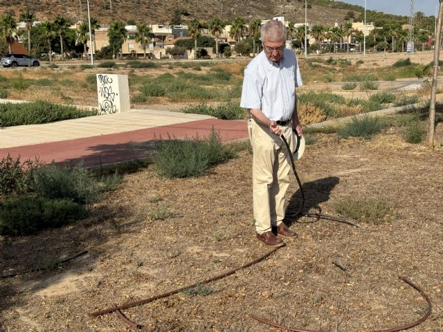 'MC fuerza al Gobierno local a poner en marcha un plan de choque contra el peligro por estrés hídrico en las zonas verdes' 'MC fuerza al Gobierno local a poner en marcha un plan de choque contra el peligro por estrés hídrico en las zonas verdes'