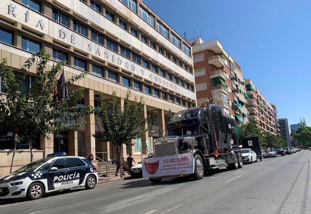 Cerca de 1.000 vehículos se echan a la calle para hacer llegar al Gobierno regional el grito de auxilio de la hostelería - 3, Foto 3