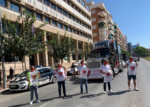 Cerca de 1.000 vehículos se echan a la calle para hacer llegar al Gobierno regional el grito de auxilio de la hostelería - 4, Foto 4