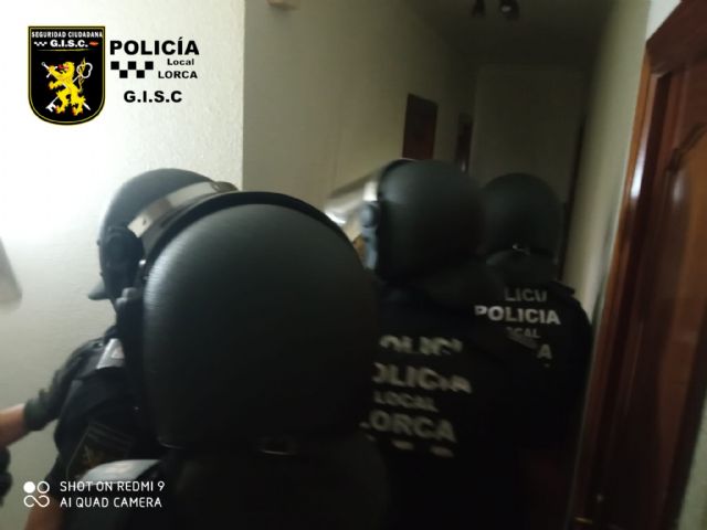 Policía Local desmantela un cultivo de más de 100 plantas de marihuana en una vivienda del barrio de San Lázaro - 2, Foto 2