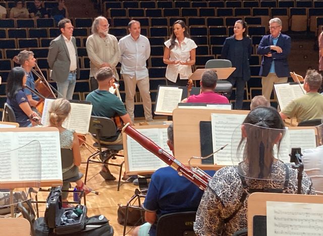 La Orquesta Sinfónica de la Región de Murcia rinde homenaje a Octavio de Juan en su concierto de presentación de temporada - 1, Foto 1