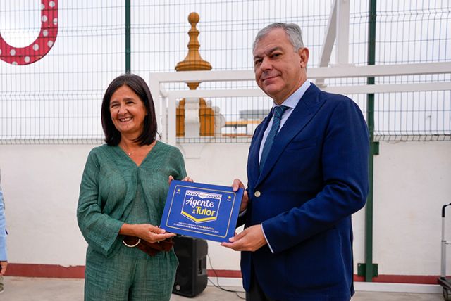 Escolarización. Sevilla . Juanma Moreno y José Luis Sanz comparten pupitre en Sevilla en el primer día de colegio - 5, Foto 5