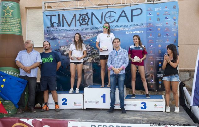 Más de 300 deportistas nadaron en las aguas de Cabo de Palos en la III TimonCap - 2, Foto 2