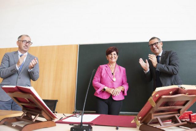 Carmen Robles toma posesión como decana de Medicina de la Universidad de Murcia - 1, Foto 1