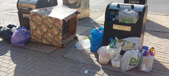 El nulo mantenimiento y falta de limpieza en Lorca demuestran que la 'operación deshollino' inventada por Fulgencio Gil es tan solo un anuncio para las redes sociales - 1, Foto 1