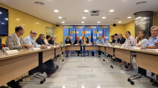 El Gobierno regional y los regantes tumban el recorte de agua previsto por el Gobierno de España para el inicio del año hidrológico - 1, Foto 1