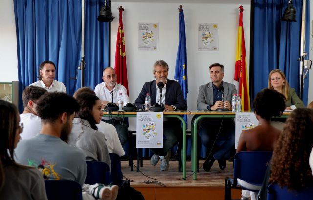 Hacienda celebra el Día de la Educación Financiera con más de una decena de actividades en centros escolares y de mayores - 1, Foto 1