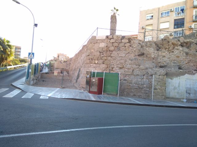 Ciudadanos Cartagena critica el abandono del perímetro que protege la Muralla de Felipe V y pide su adecentamiento - 1, Foto 1