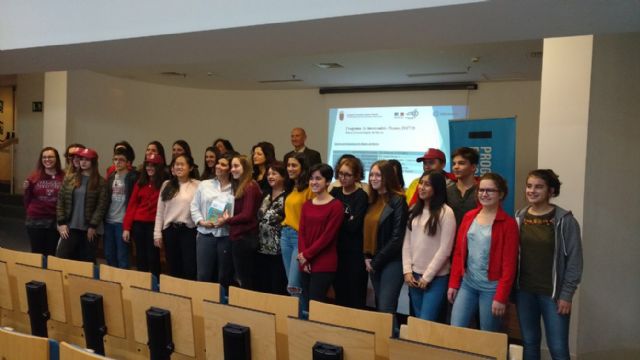 25 alumnos franceses participantes en el programa educativo Picasso finalizan su estancia en la Región - 1, Foto 1