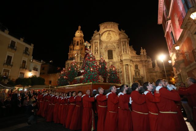 Miles de personas asisten a la Magna Procesión en la que han participado dieciséis tronos - 1, Foto 1