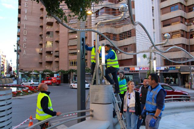 La Plaza del Óvalo de Lorca recupera el alumbrado perimetral - 2, Foto 2