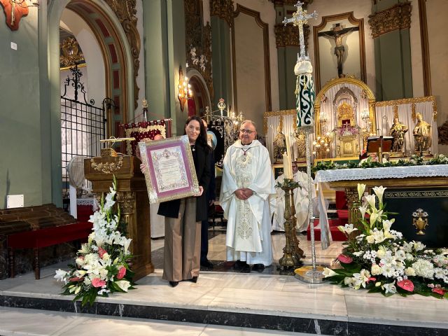 La UCAM, nombrada Hermana de Honor por su compromiso con la Cofradía de la Virgen del Rosell - 1, Foto 1