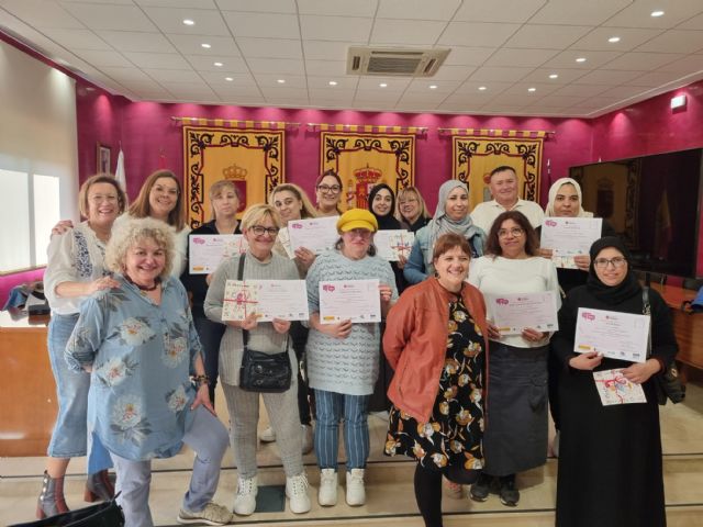 Entregados los diplomas a las alumnas del curso de costura 'Camina entre Telas' - 1, Foto 1