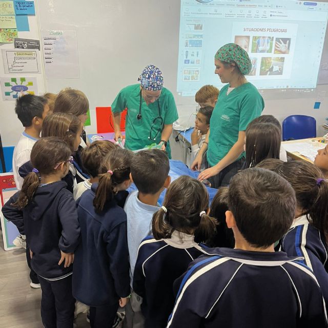 Ribera Hospital de Molina lanza una edición del programa educativo Operación Cole en el colegio Salzillo Bilingual School - 1, Foto 1