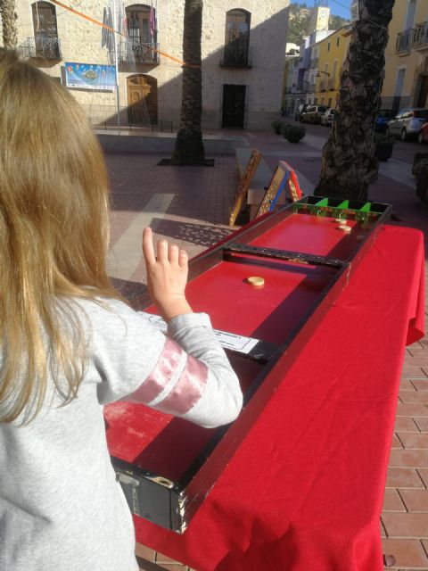 La plaza se llenó de juguetes reciclados con MOKIMÓ - 2, Foto 2