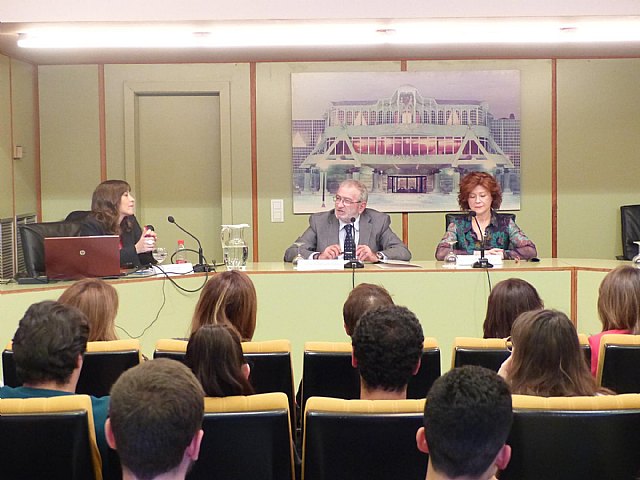 Colabora Mujer conmemora el Día de los Derechos Humanos en la Asamblea Regional con la ponente internacional Estrada Tanck - 2, Foto 2