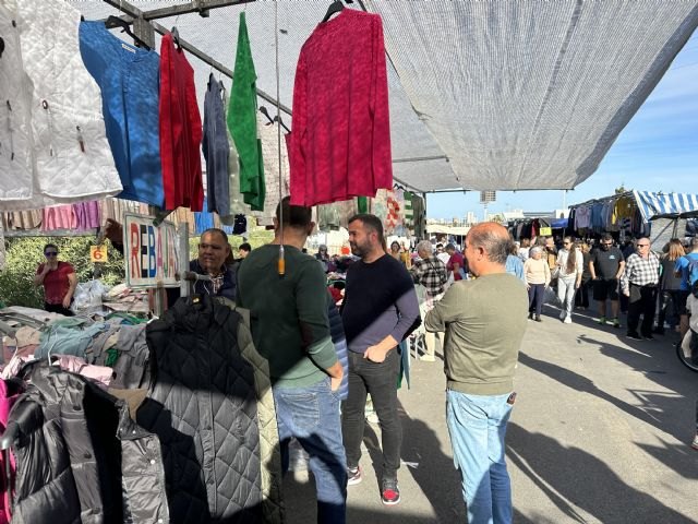 Los comerciantes del mercadillo de Cabo de Palos ya no pueden más - 1, Foto 1