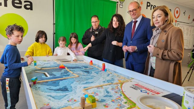 El CEIP Príncipe Felipe de Jumilla estrena un 'aula del futuro' y otra para niños de 2 a 3 años gratuita - 1, Foto 1