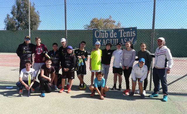 Victoria del equipo del C.T. Totana contra la Escuela de Tenis Kuore y el Club de Tenis Mazarrn - 9
