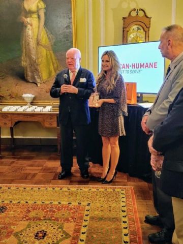 El presidente de la Compañía Loro Parque recibe el premio Champion of Conservation de American Humane - 1, Foto 1