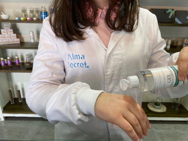 Alma Secret dona el 50% de su producción de gel hidroalcohólico para frenar el COVID-19 - 1, Foto 1