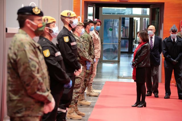 Robles preside el acto de reconocimiento que las Fuerzas Armadas hacen a la ciudadanía española - 1, Foto 1