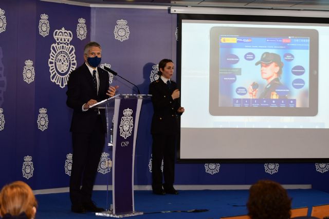 Grande-Marlaska señala que el proceso de transformación digital de la Policía Nacional acerca el cuerpo a la ciudadanía - 1, Foto 1