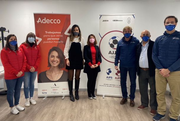 Adecco Outsourcing y la AJJFS firman un acuerdo para mejorar la inserción laboral de jugadores y jugadoras de fútbol sala - 1, Foto 1