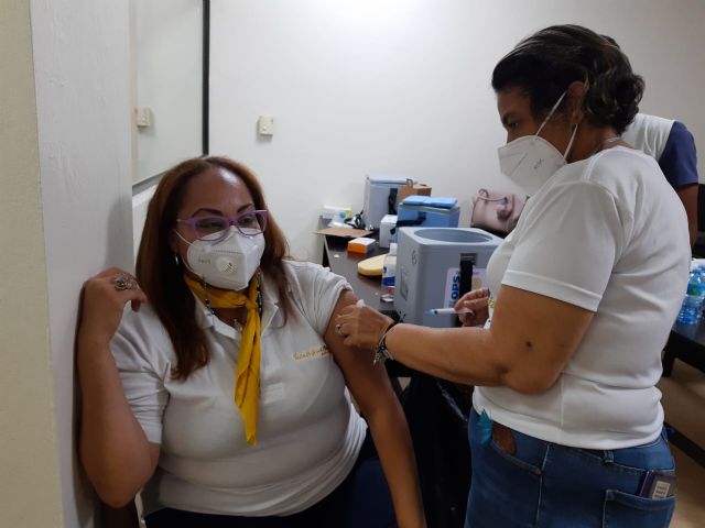 Barceló Bávaro Grand Resort vacuna a los empleados contra el Covid19 - 1, Foto 1