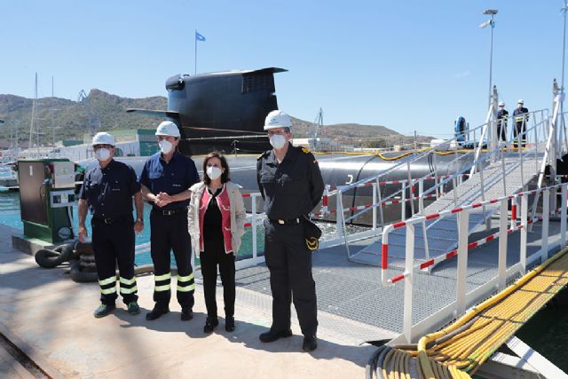 La ministra de Defensa visita el nuevo submarino S-81 ´Isaac Peral´ tras su puesta a flote - 1, Foto 1